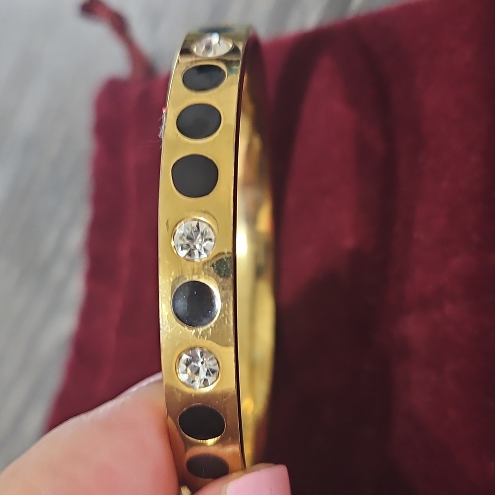 Kate Spade 'Find The Spade' Bangle Bracelet - Picture 3 of 4